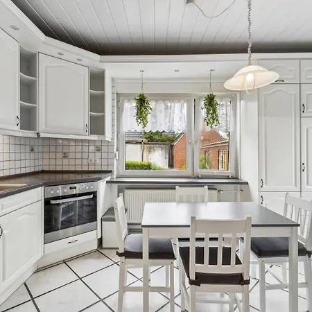5 Bedroom Gorgeous In
