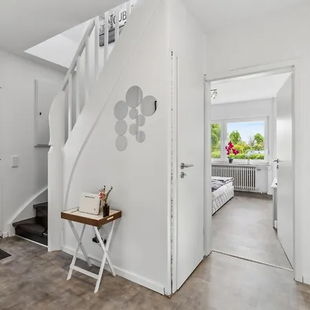 5 Bedroom Gorgeous In *